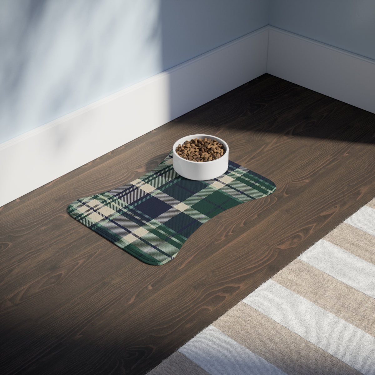 Country Estate Collection Plaid Feeding Mat | Forest & Navy