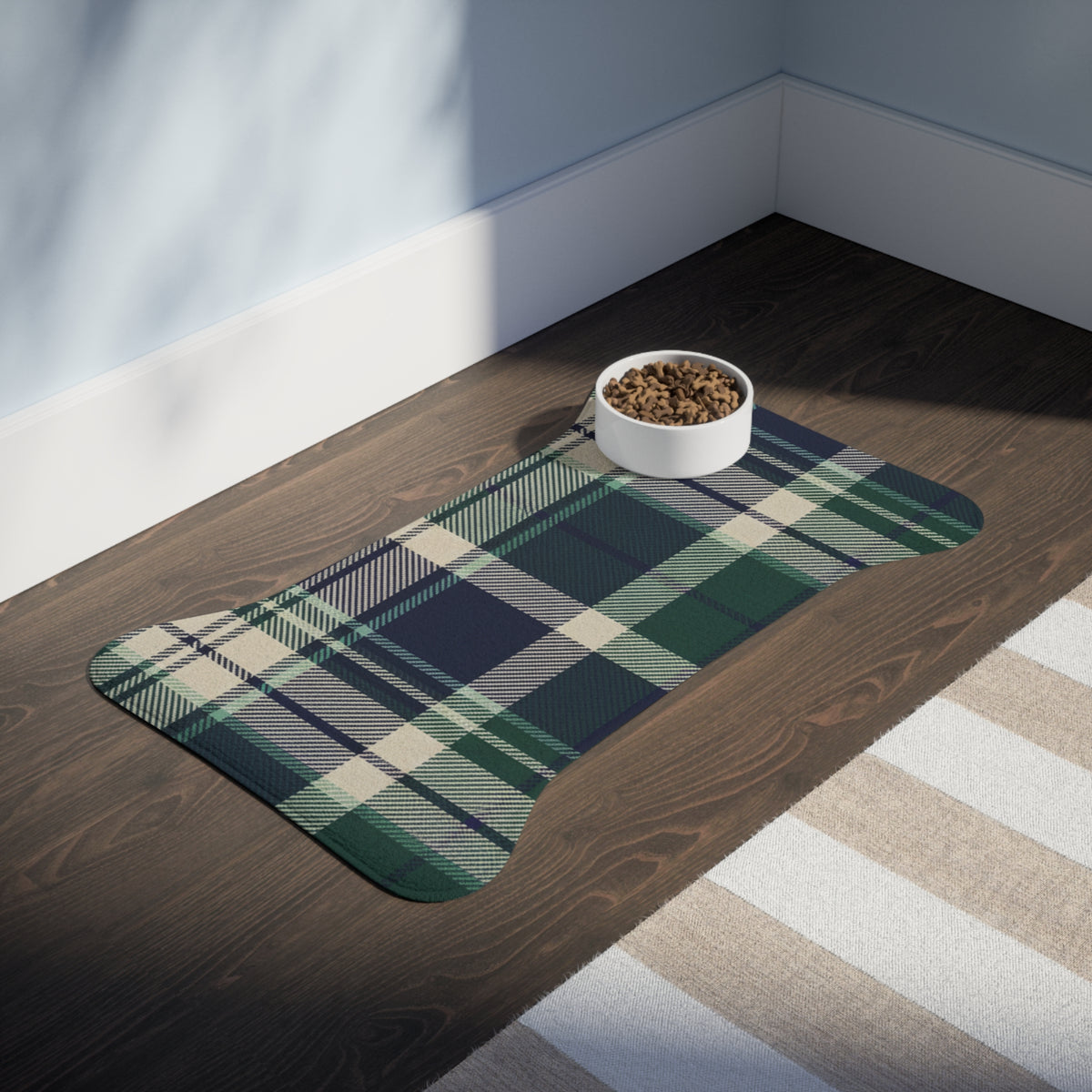 Country Estate Collection Plaid Feeding Mat | Forest & Navy